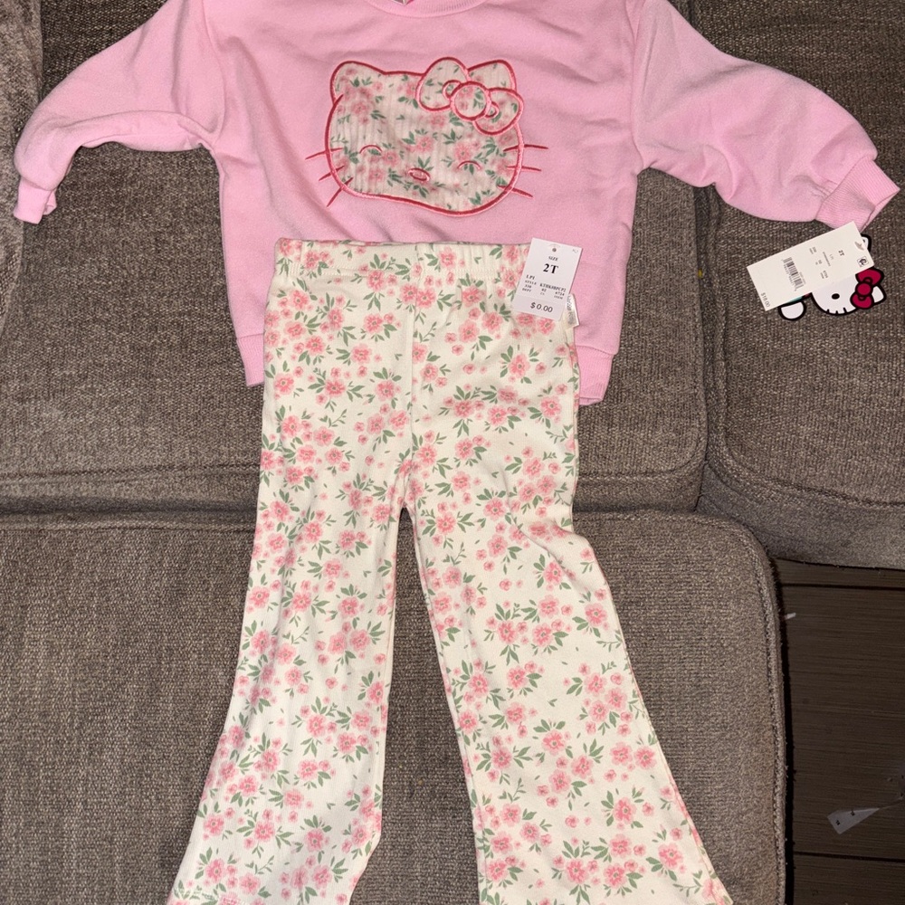 Hello Kitty Pink and White Floral Set